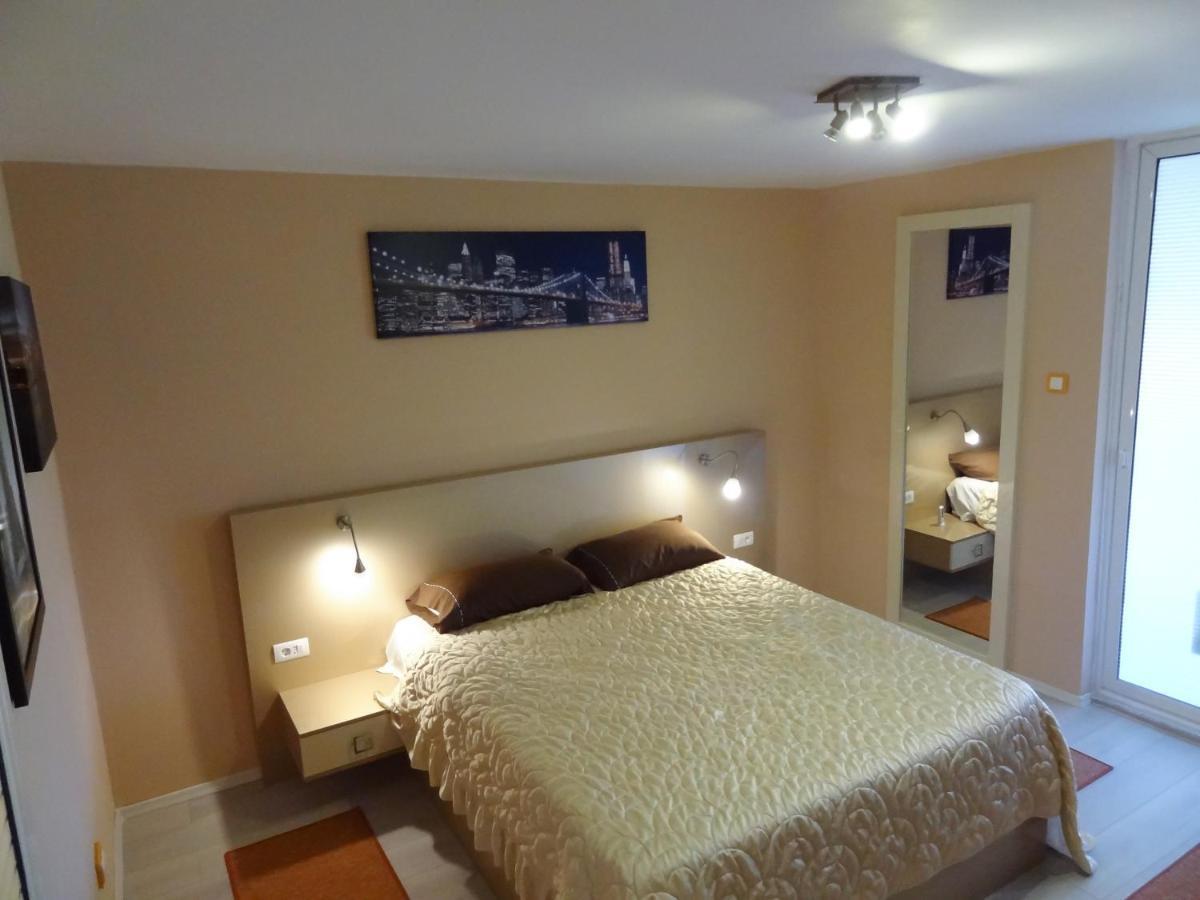 Lvc,lac & Nyc Apartshotel Faleza *